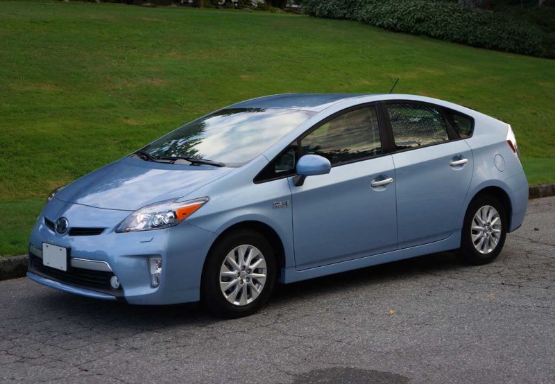 Toyota Prius Plus 2011>