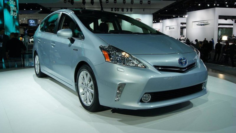Toyota Prius PHV 35