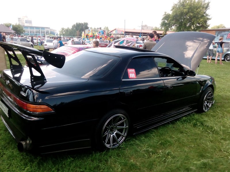 Toyota Mark 2 черный