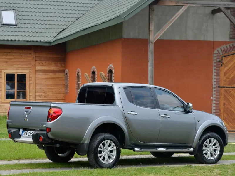 Mitsubishi l200