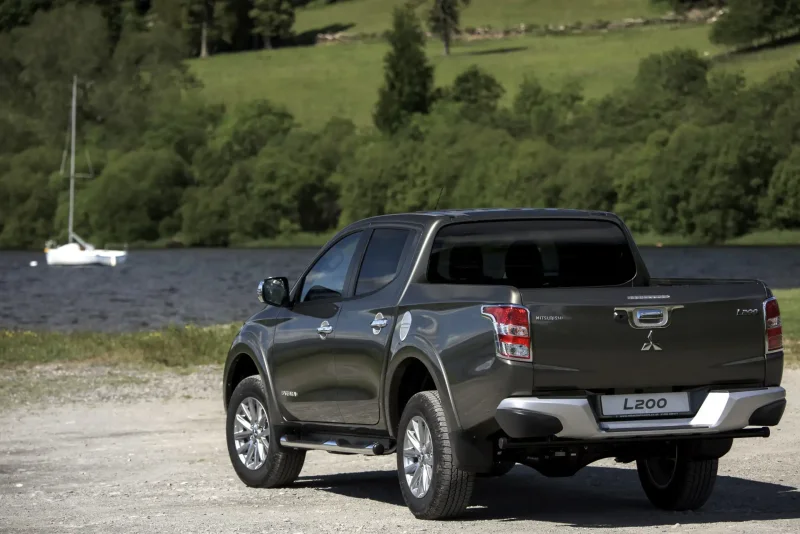 Mitsubishi/Toyota l200