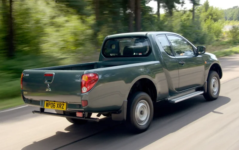 Mitsubishi l200 II