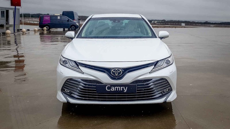 Toyota Camry v70 2018