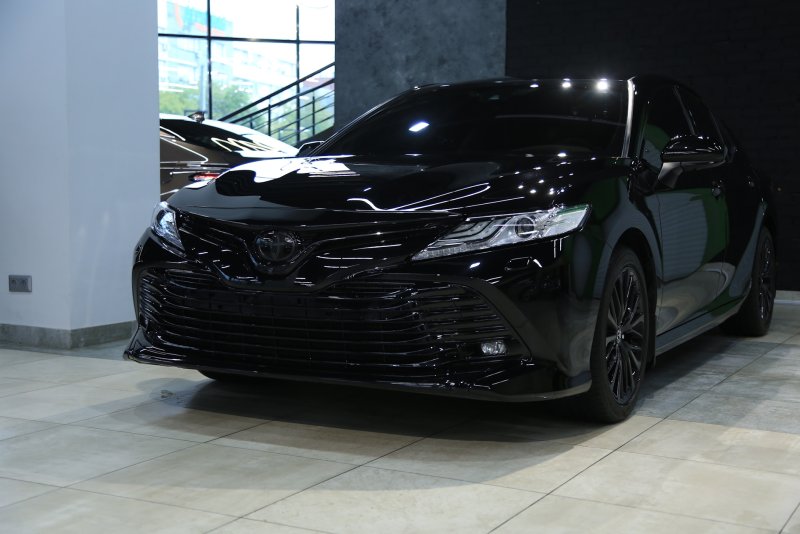 Toyota Camry v70