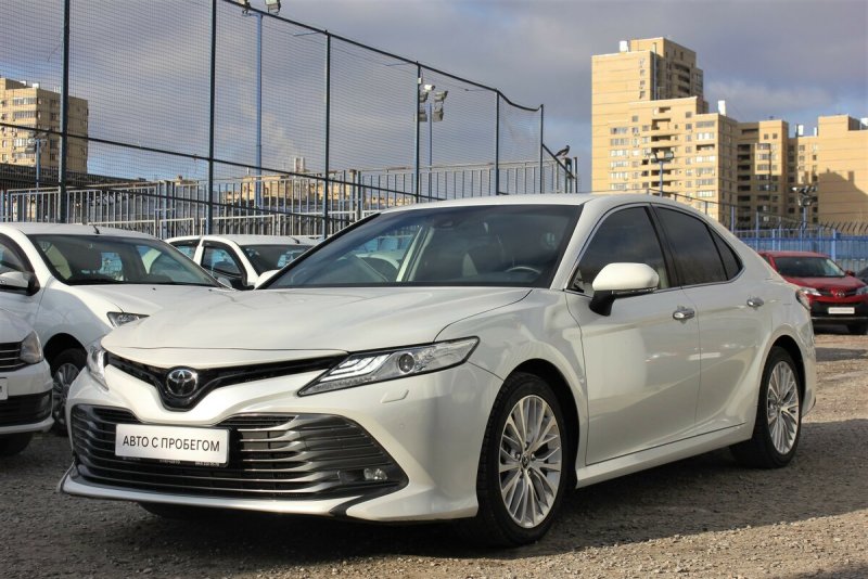 Toyota Camry xv70 2017