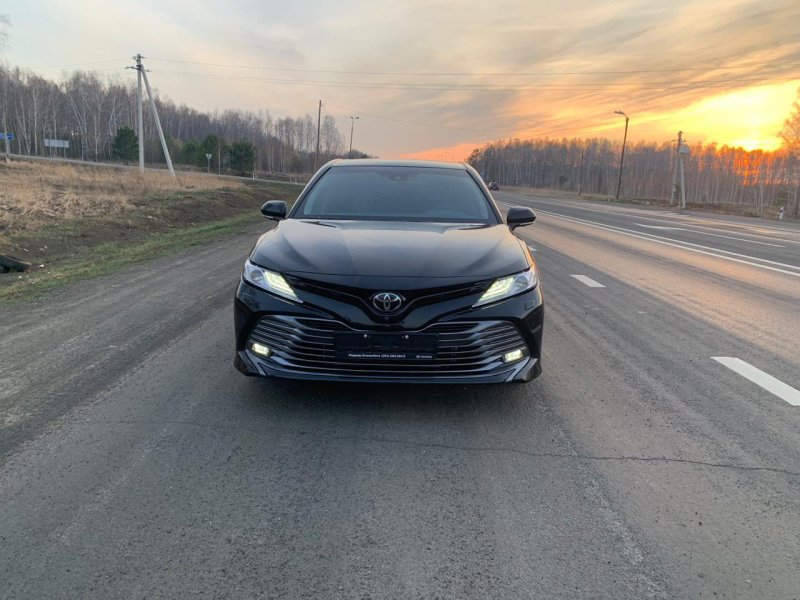 Toyota Camry v70