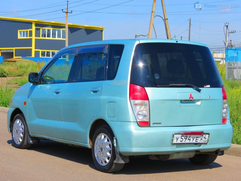 Toyota Prius Golden 2007 Front Side
