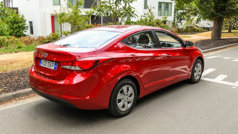 Hyundai Elantra 2012