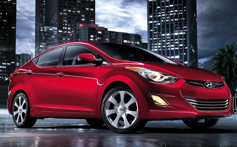 Hyundai Elantra 2013 купе игрушка