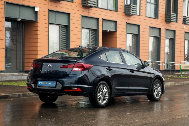 Toyota Corolla vs Hyundai Elantra