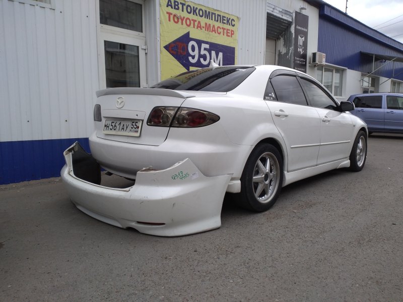 Mazda Atenza седан 2002