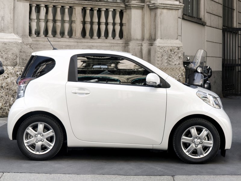 Toyota IQ 2009