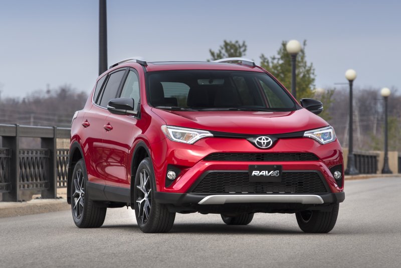 Toyota rav4 белый 2015