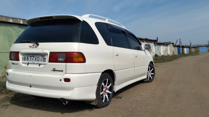 Приус Альфа 41 кузов