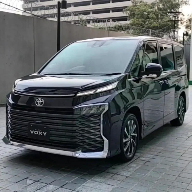 Toyota Voxy Hybrid