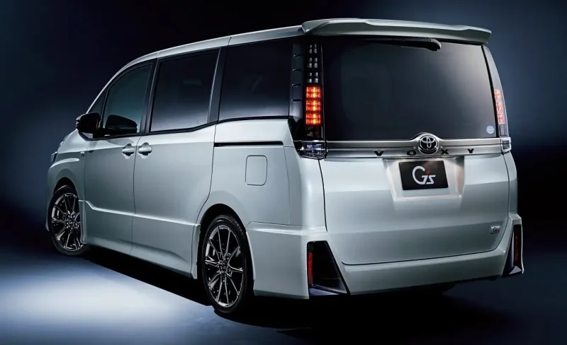 Toyota Voxy 2016