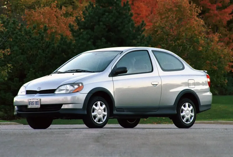 Toyota Echo купе