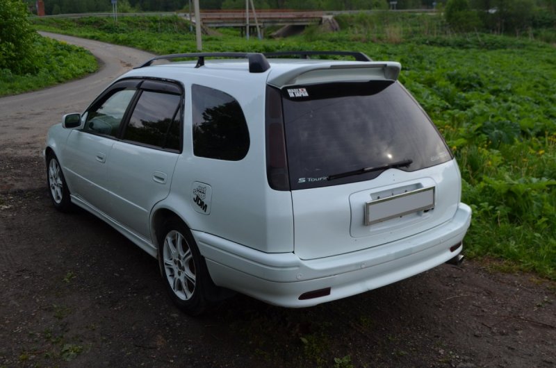 Toyota Carib 4wd 2000