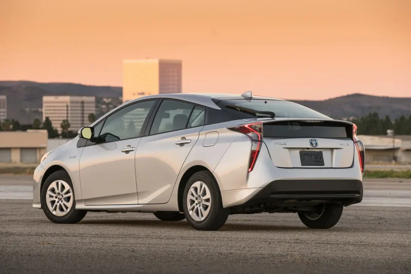 Toyota Prius v 2011