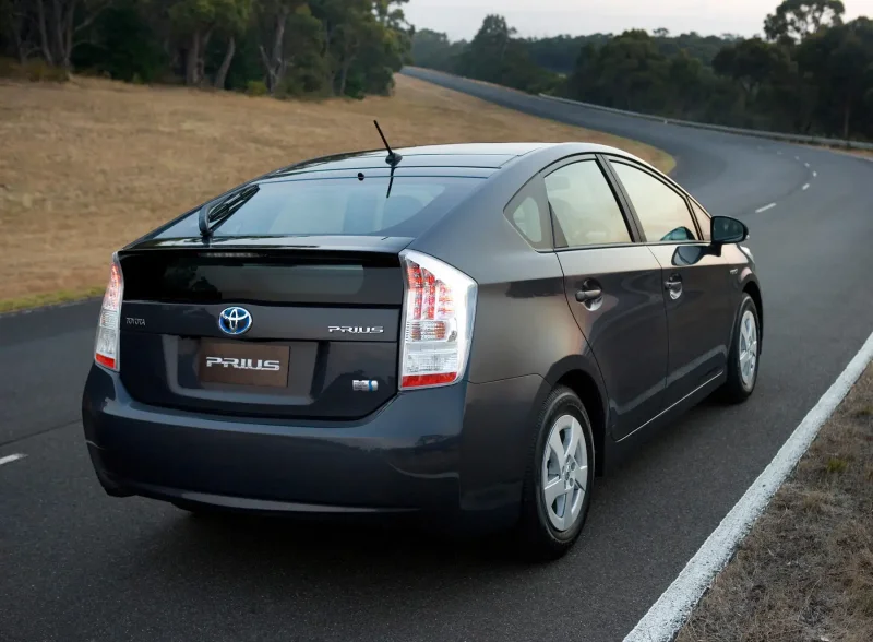 Toyota Prius v ( ) 2014