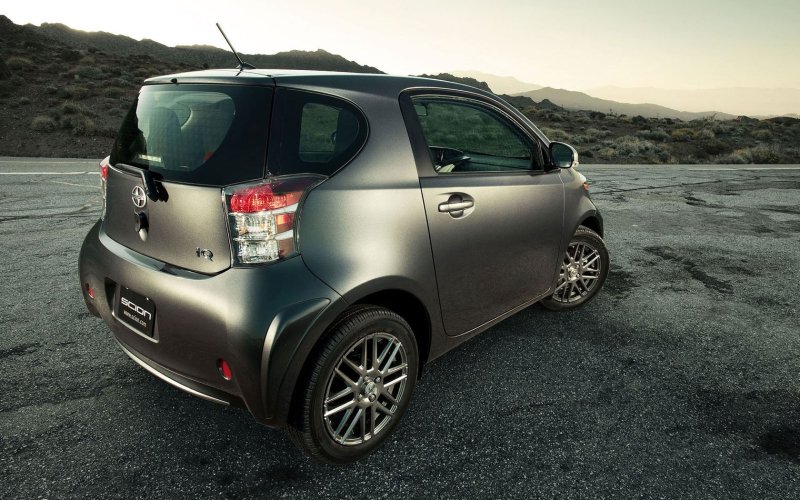 Toyota IQ 2021