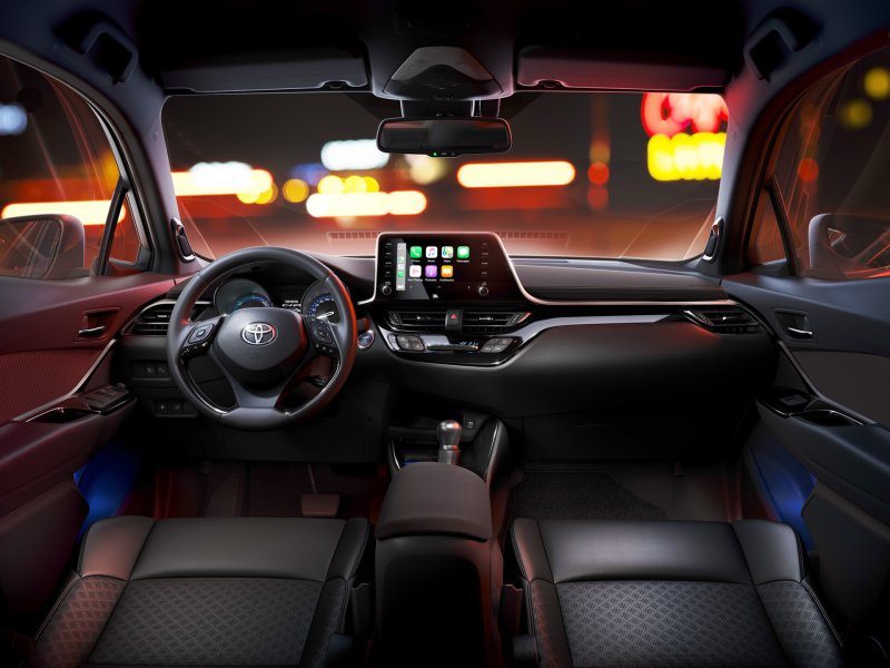 Тойота c-HR 2019 салон