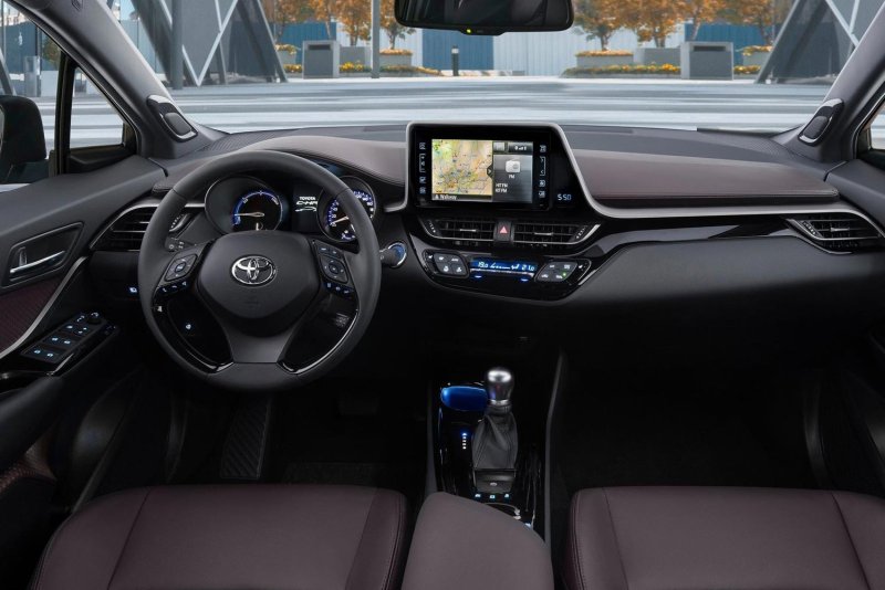 Салон Toyota c-HR 2018
