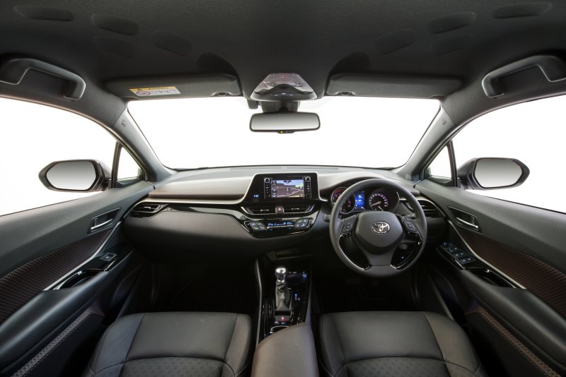 Тойота c-HR 2021 салон