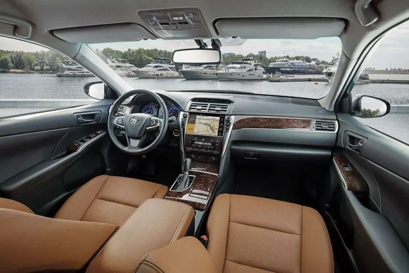 Toyota Camry Exclusive 2016