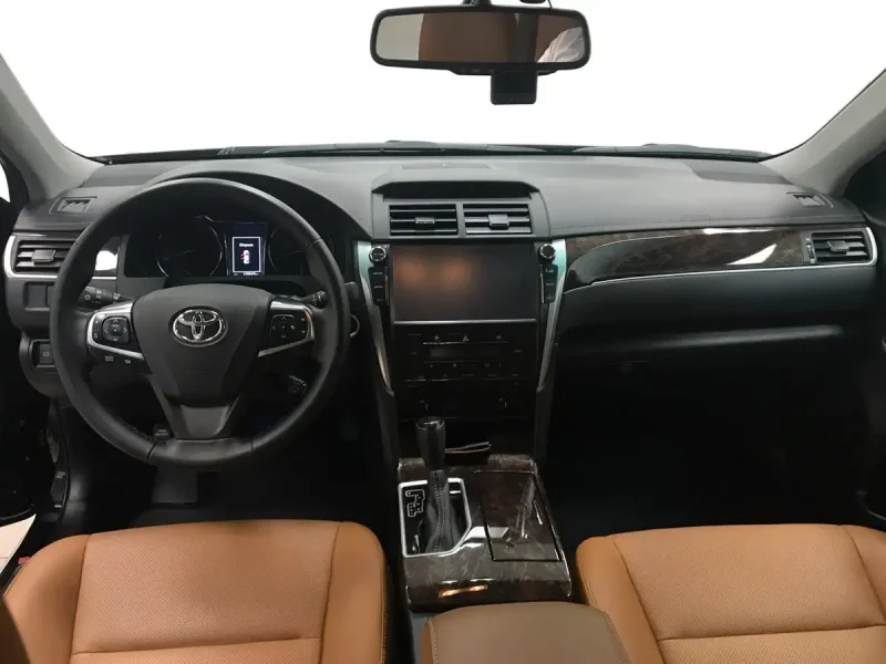 Toyota Camry 2016 салон