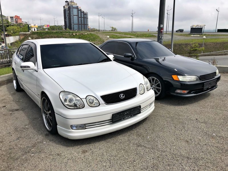 Toyota Aristo v300 белая