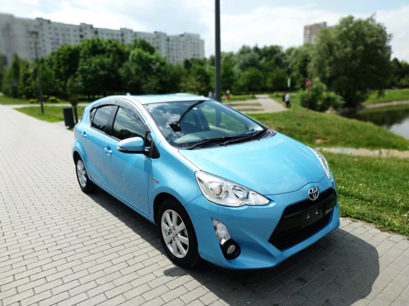 Toyota Aqua Hybrid 2014