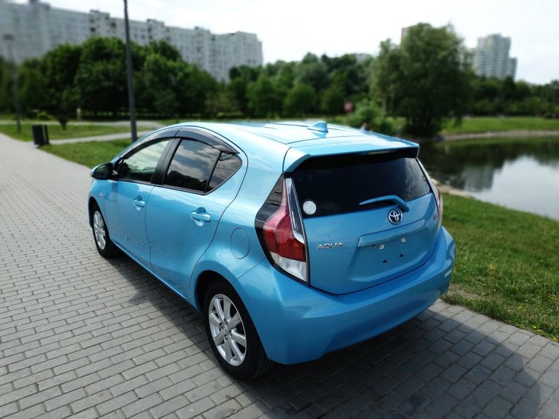 Toyota Aqua Hybrid 2014