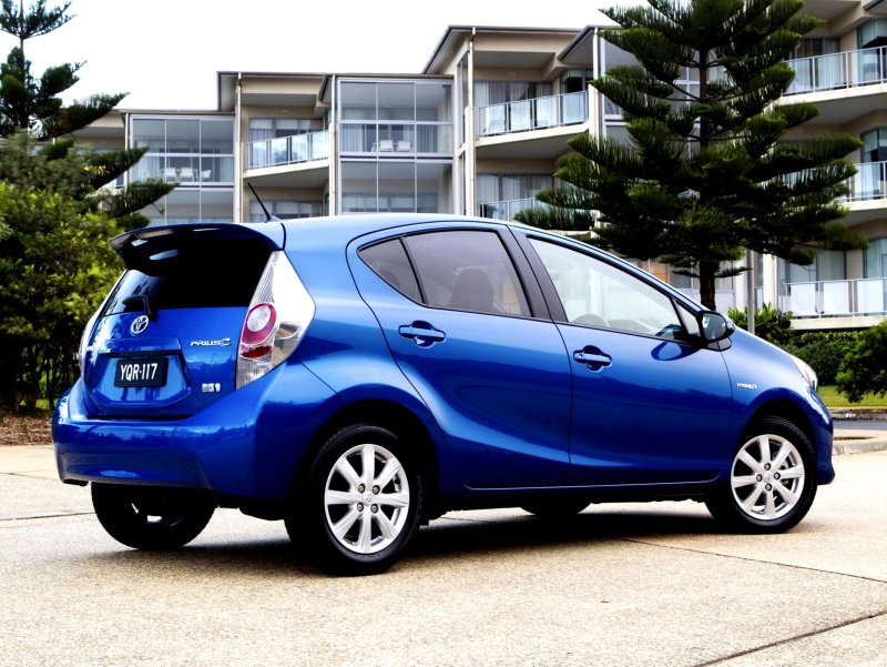 Toyota Aqua r16