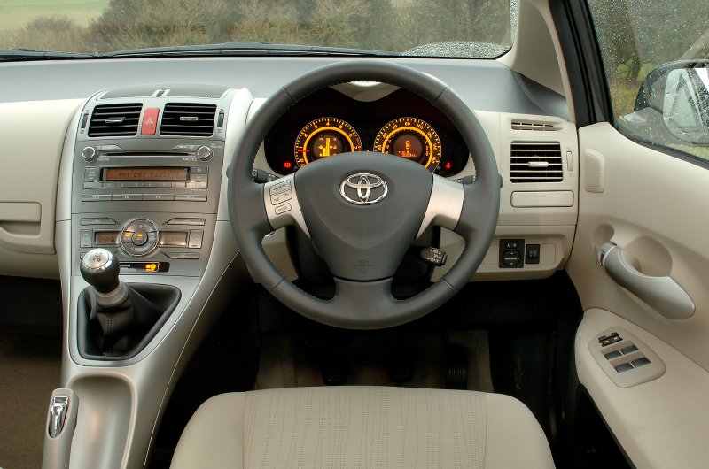 Toyota Auris 2007 салон