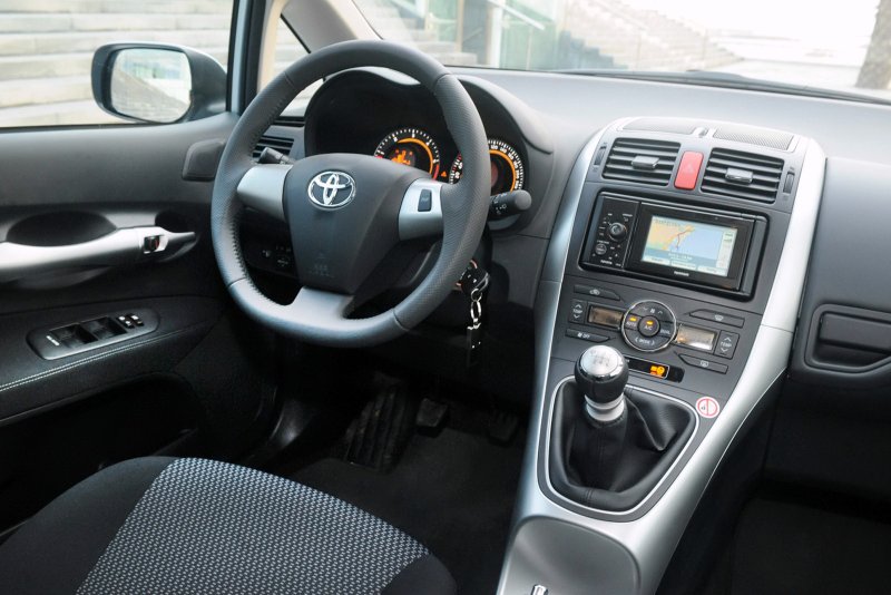 Toyota Auris 2010 Interior