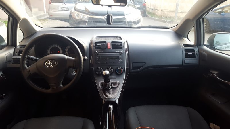 Toyota Auris 2008 салон