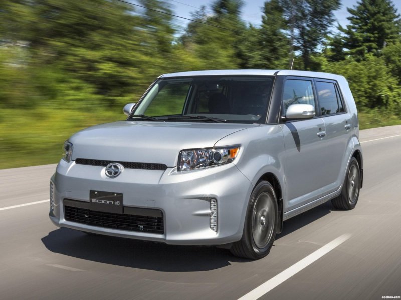 Toyota Scion 2000