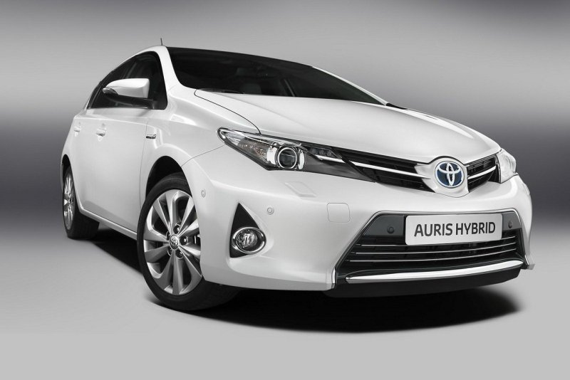 Toyota Auris Hybrid 2013
