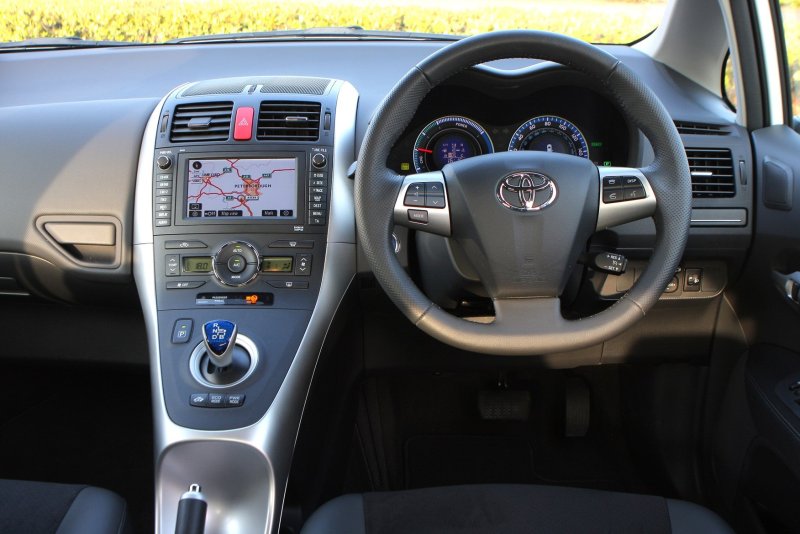Toyota Auris 2010 салон