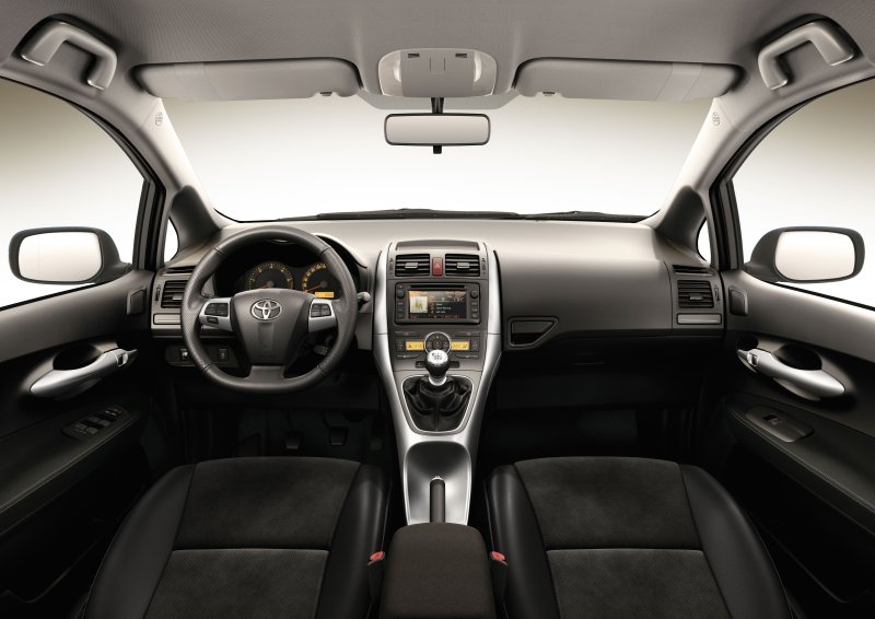 Toyota Auris 2007 салон