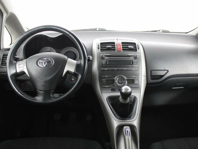 Toyota Auris 2008 салон