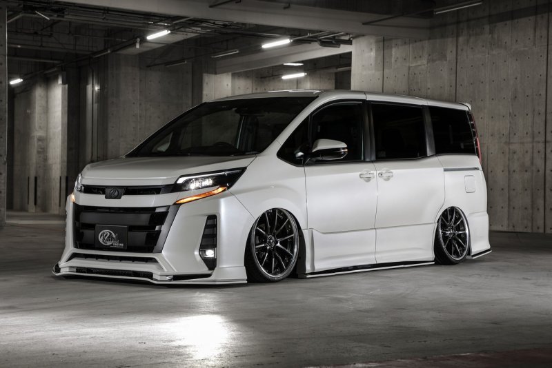 Toyota Voxy r80 Tuning