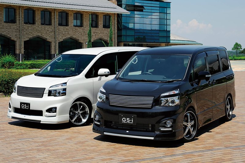 Toyota Voxy 2011