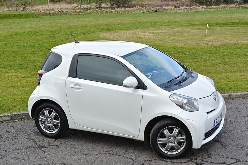 Toyota Yaris и Nissan Micra