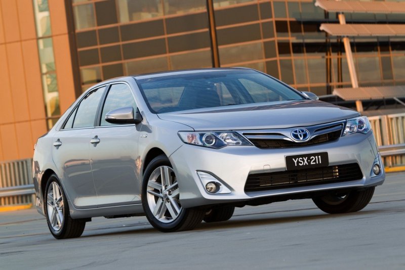 Toyota Camry Hybrid 2011