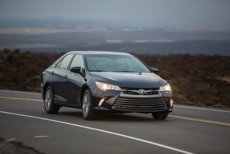 Toyota Camry Hybrid 2015
