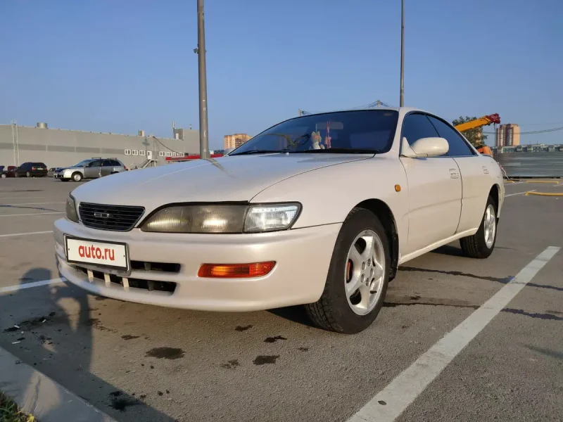 Toyota Carina ed 200