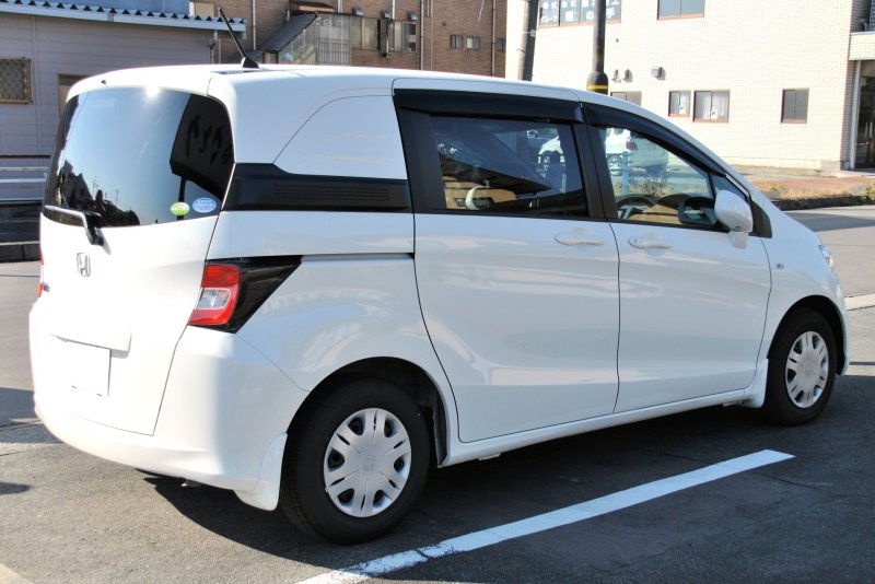 Honda freed Спайк