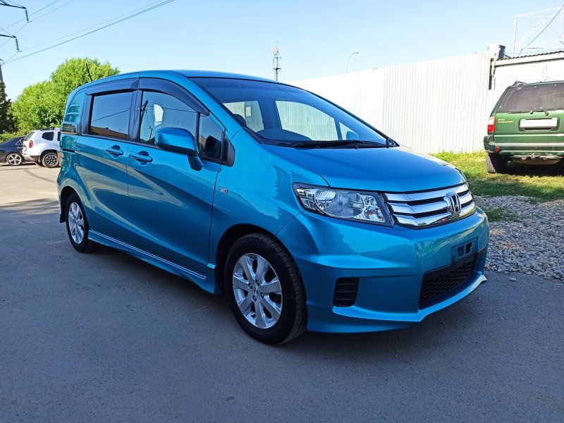 Honda freed+ 5 местная